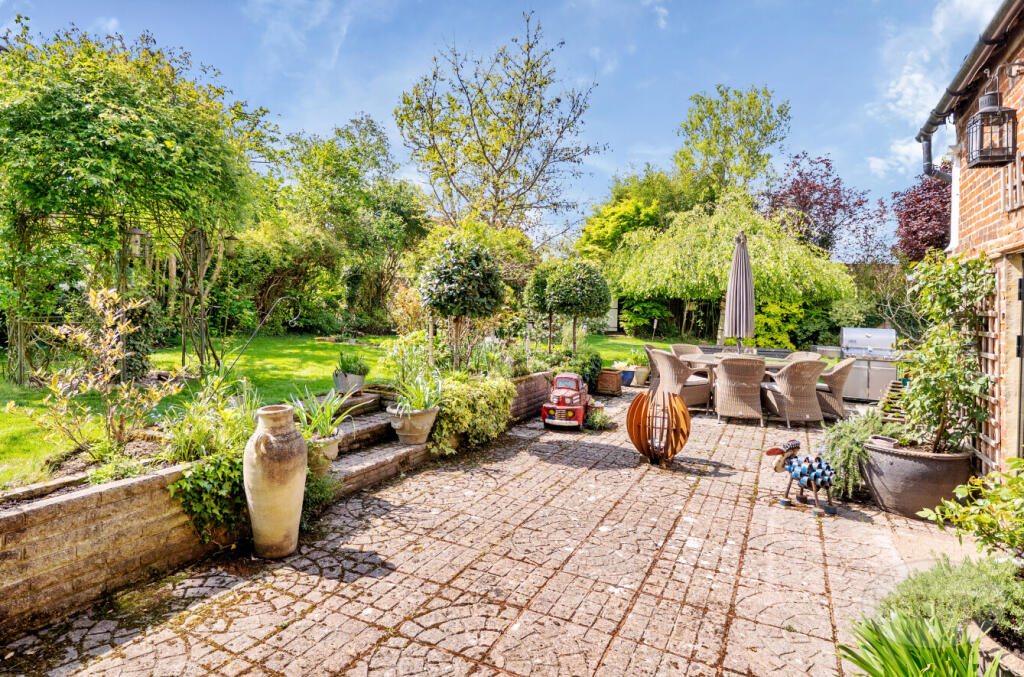 f930cf7d-4733-4bf...