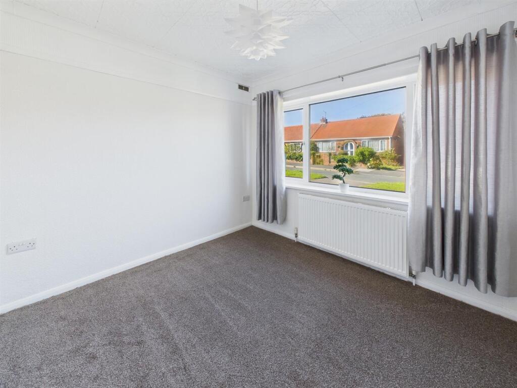 Bedroom: