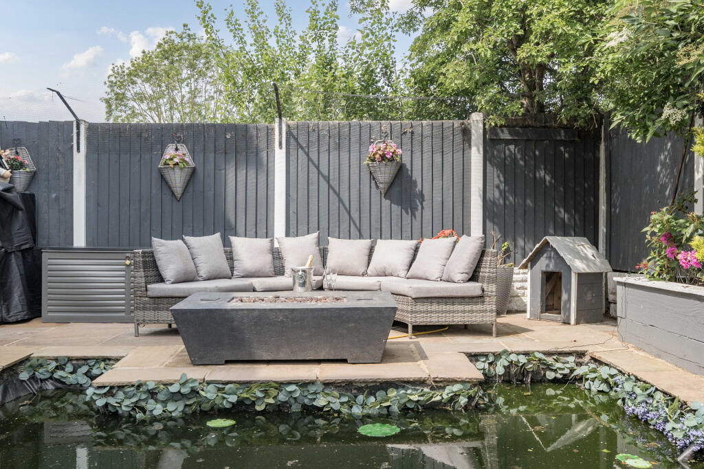 1305334-22-6849dcf30db15