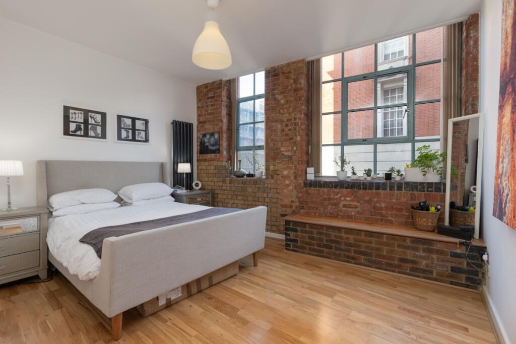Boss House 37 - bed