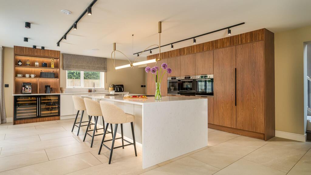 Kitchen/dining/living room