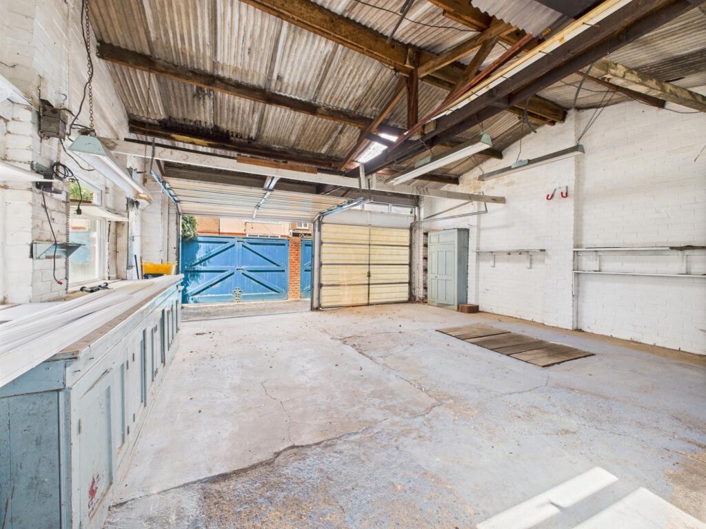 GARAGE