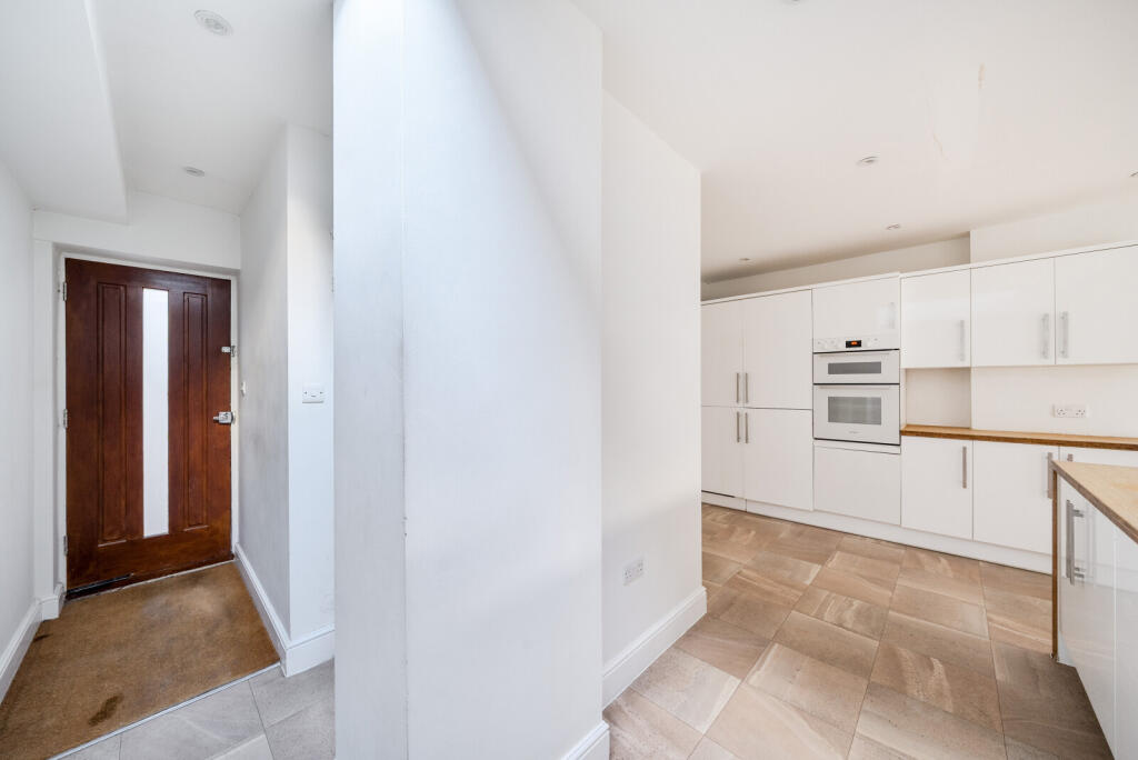 1388732-7-693959b...