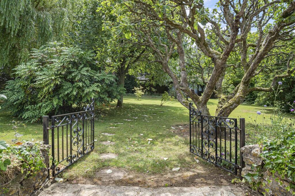 Langleys, 6 Deans Row, Gayton