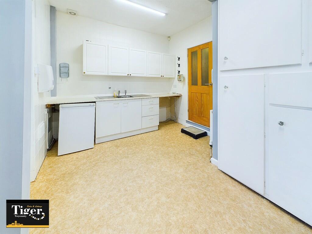 CAM02176G0-PR0434...