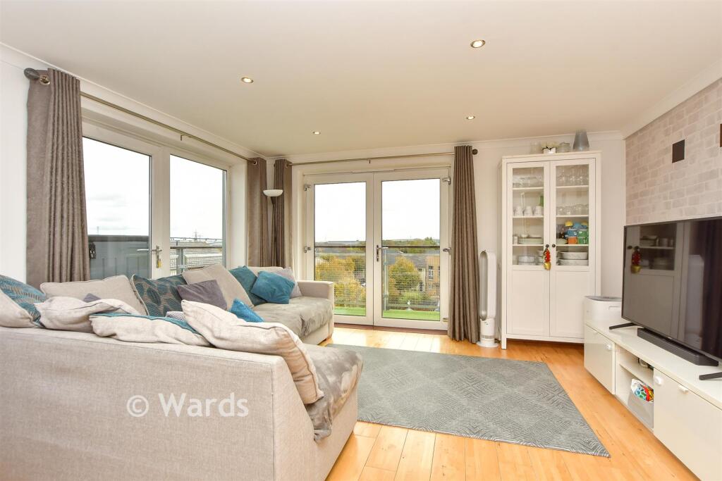 Kitchen/ Living Area