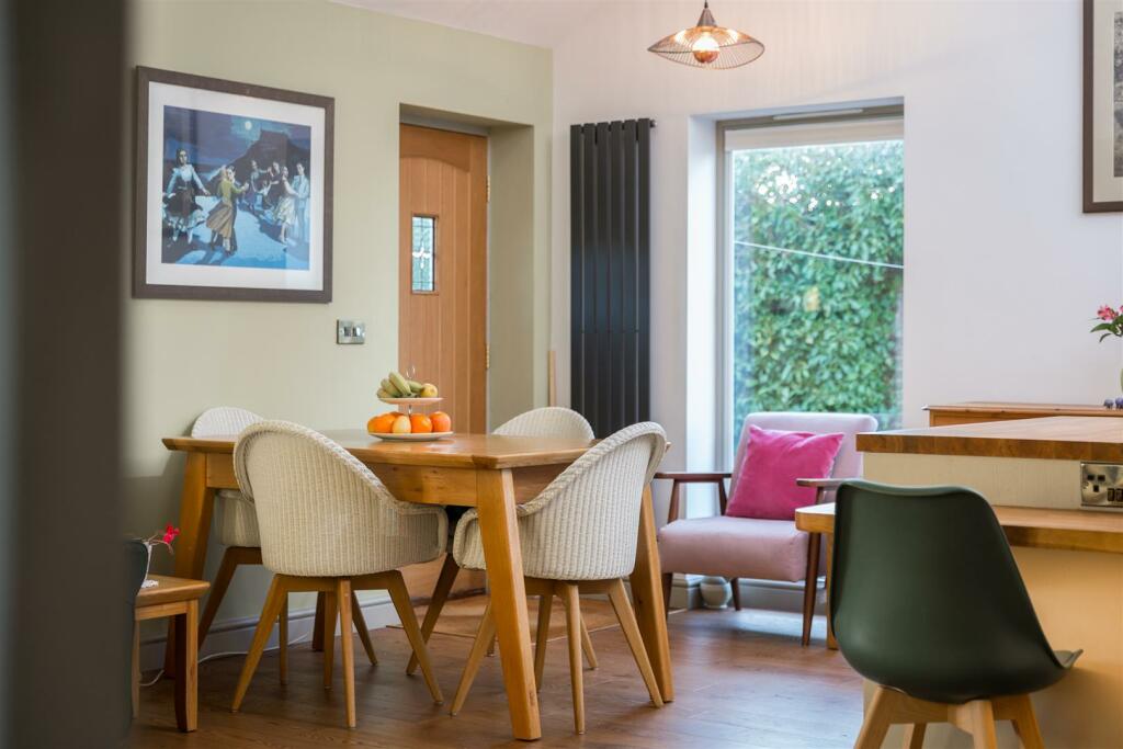 9 Lancaster Way-11.jpg