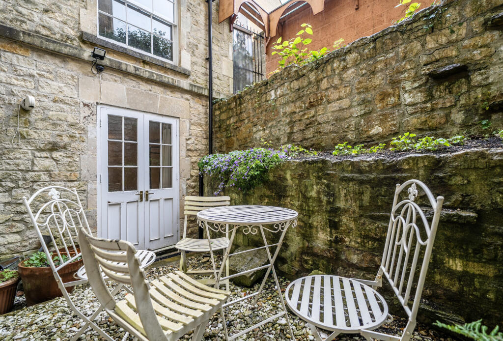 1306484-20-685531...