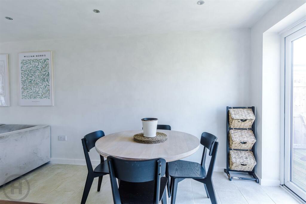 Living Area (4).jpg