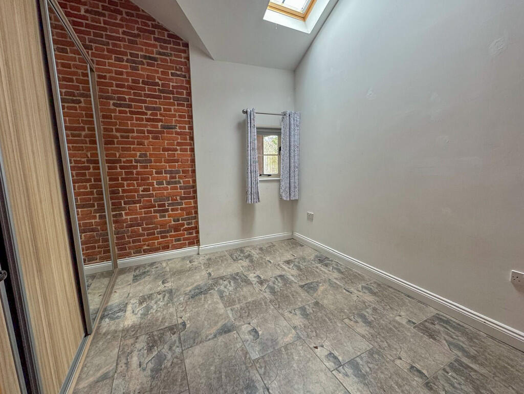 e8478141-331e-4b3...