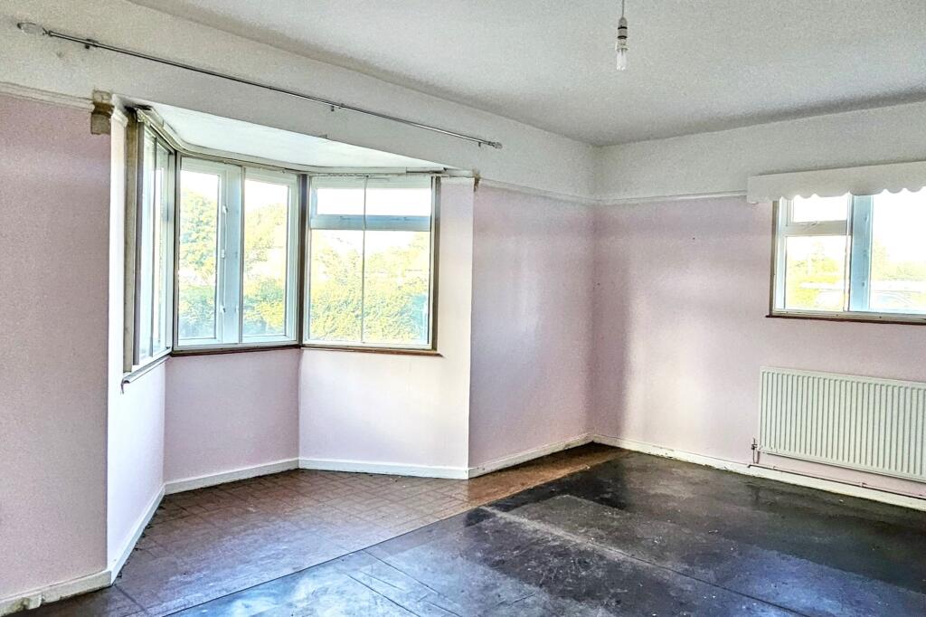 2 Montrose Way, Datchet, Slough SL3 9ND