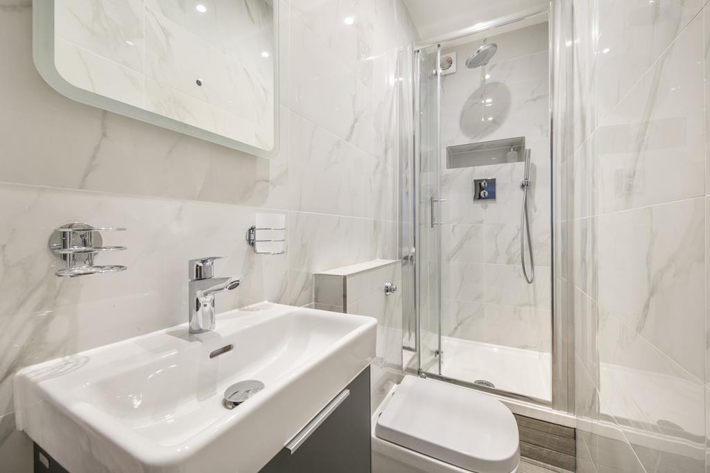 bathroom (1).jpg