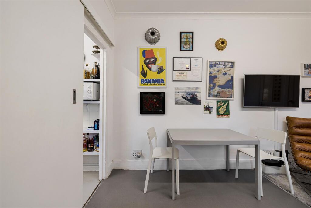 Central Park Road E6