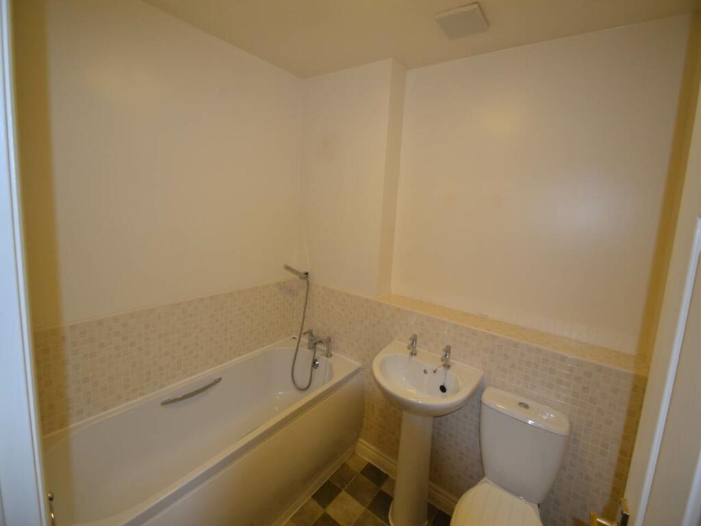 Family_Bathroom[1]