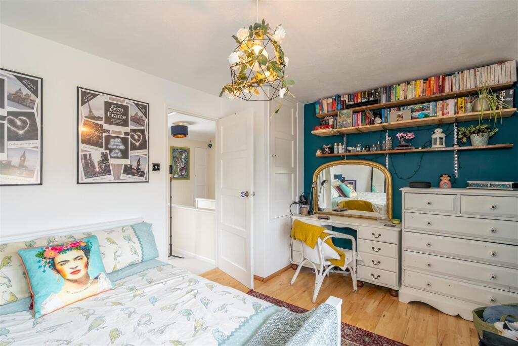 Bedroom 1 (2).jpg