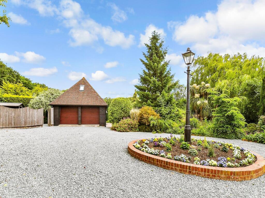 Driveway/Parking