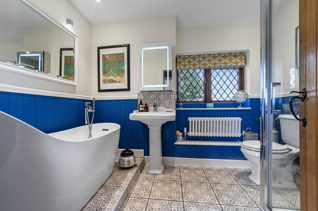 PT-FC(COL)-BucksP...