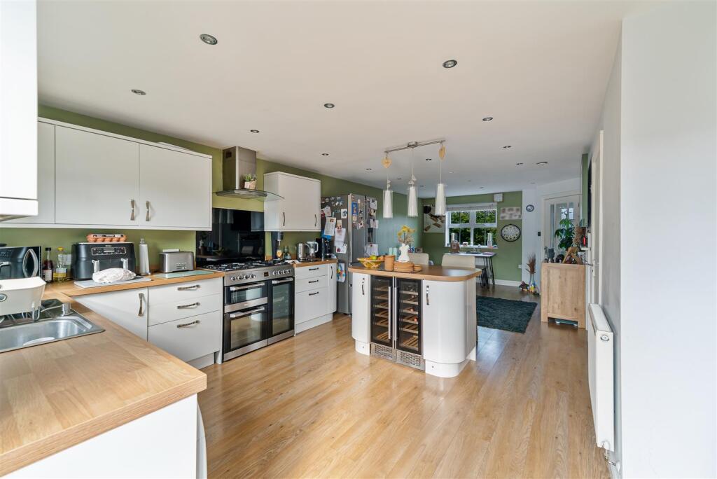 Kitchen/Dining/Family