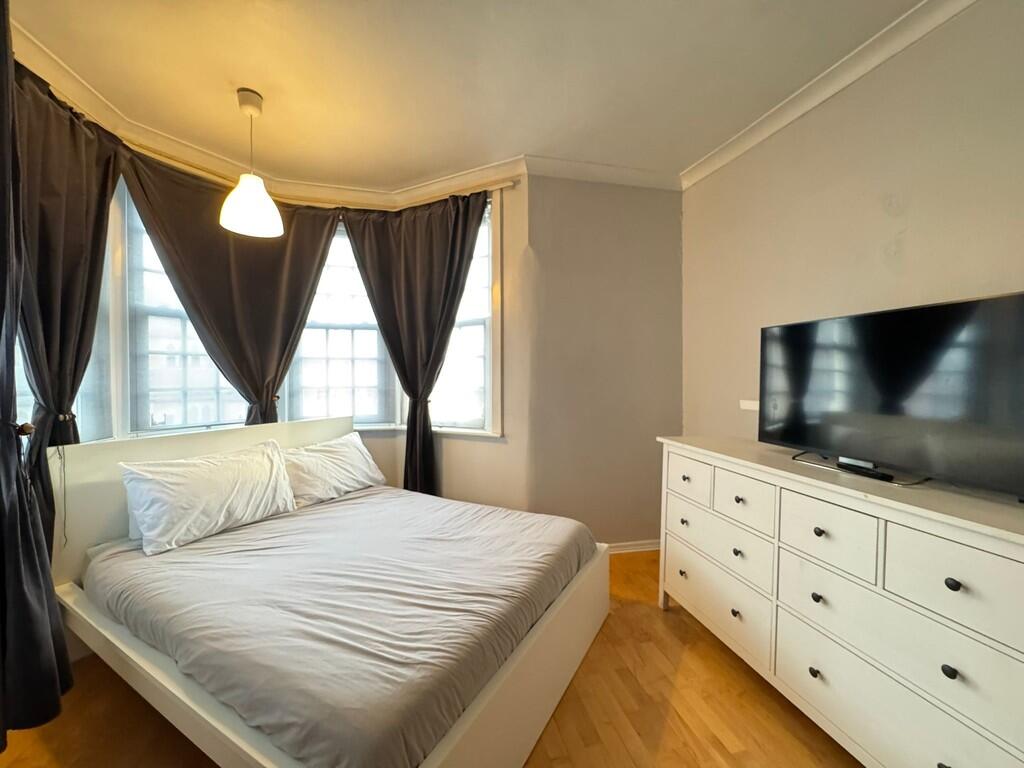 District road  (5...