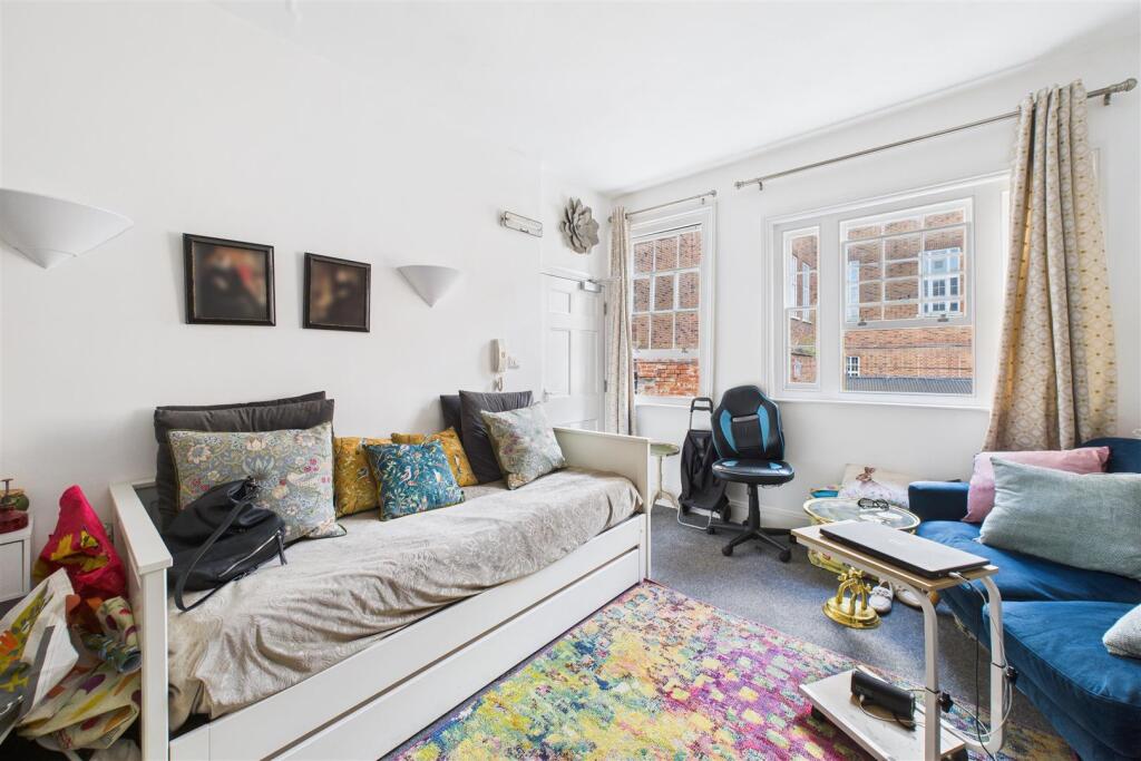 Flat 1, 2A Bull Lane, Westgate Street, Gloucester 