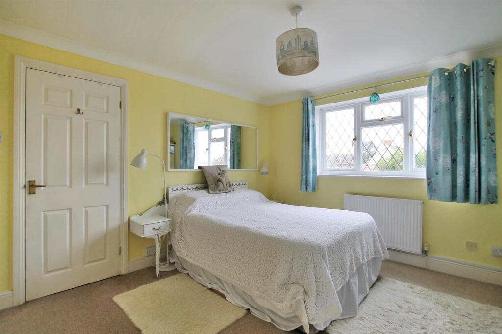 9017273-102472-133838431036302780-cbe26b10-e419-de