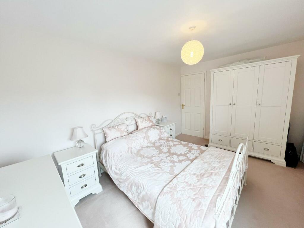 Bedroom 2 pic 3.jpg