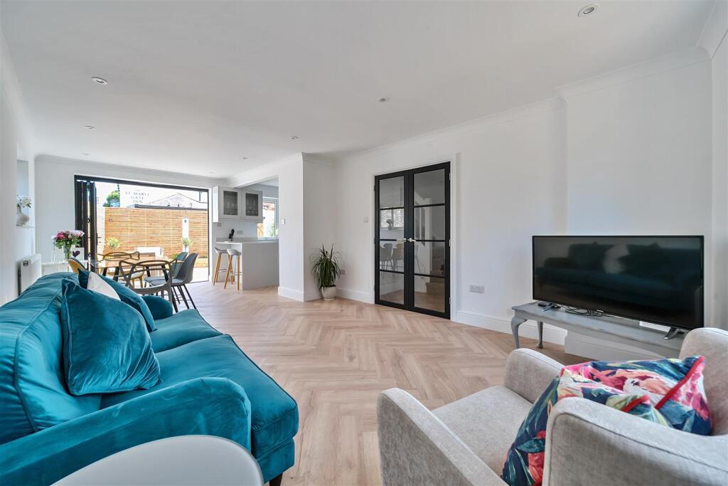 Kitchen/Living/Dining