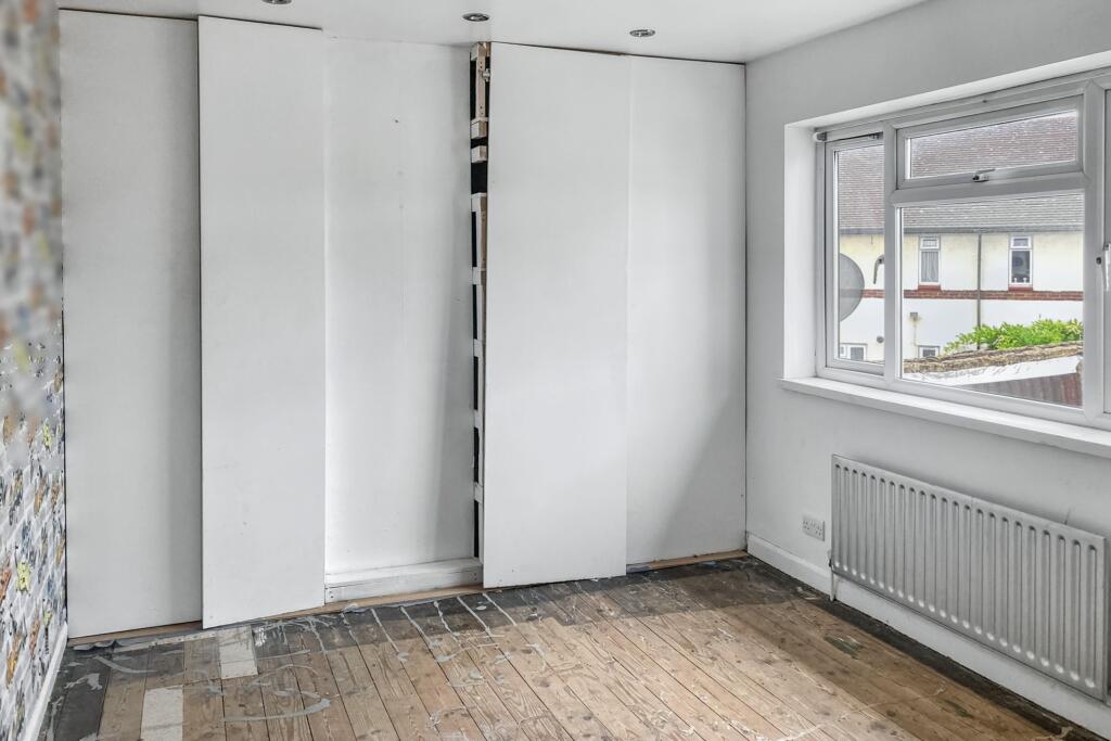 46 Mayplace Avenue, Crayford, Dartford, DA1 4PG