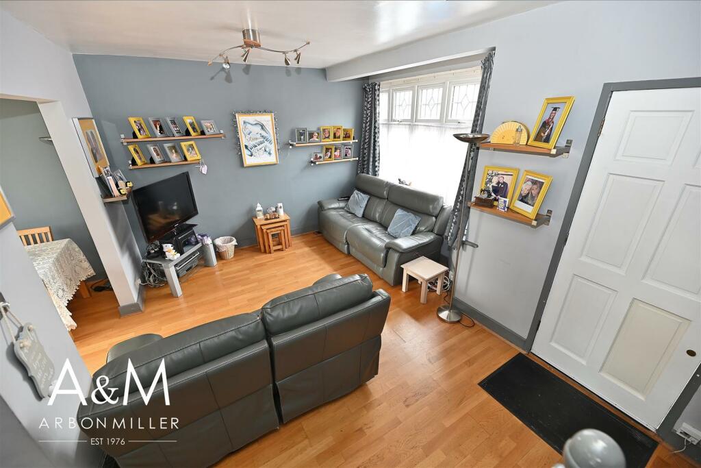 Open Plan Lounge / Hall