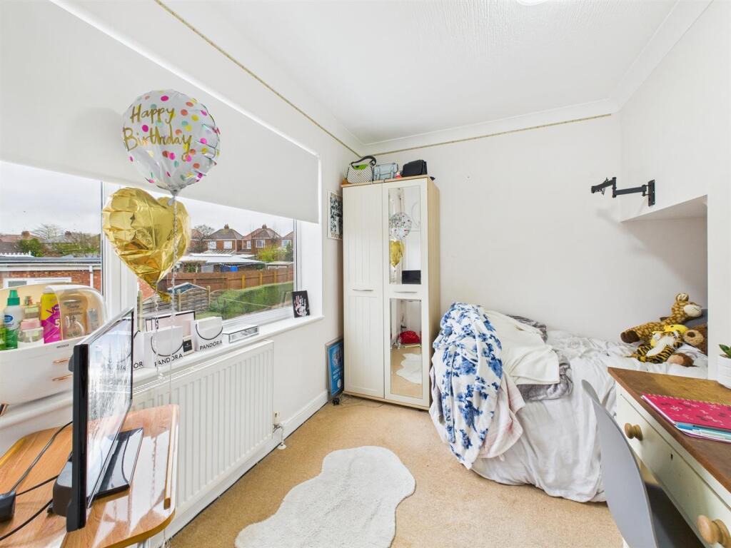Bedroom: