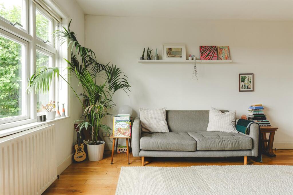 Downs Park Road-2.jpg