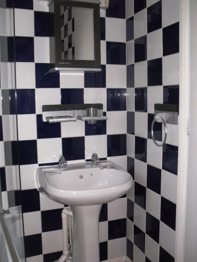 BATHROOM (2)