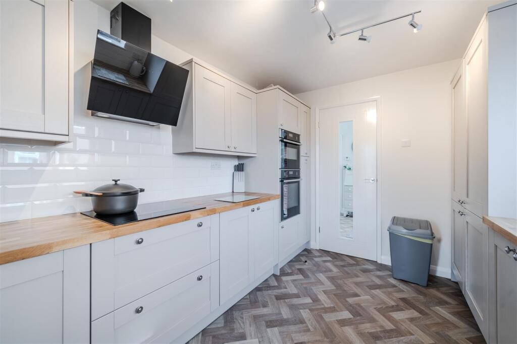 Kitchen-3.jpg