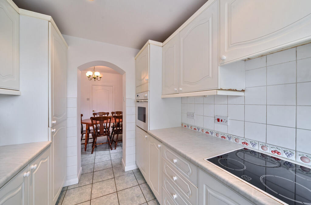 1313572-11-685595...