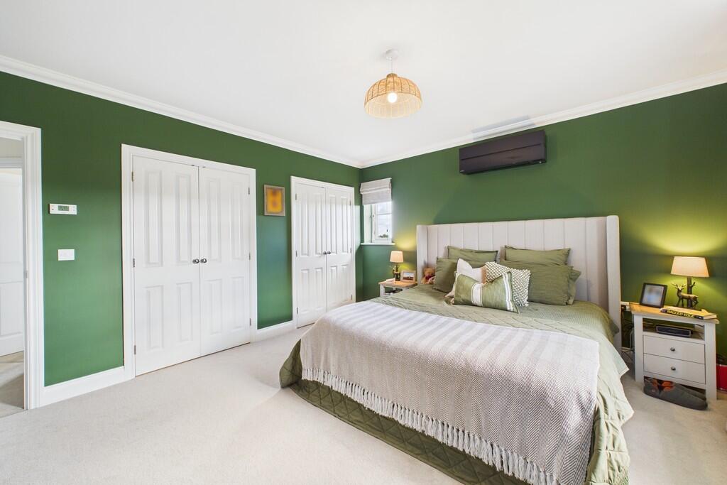 CAM01689G0-PR0489...