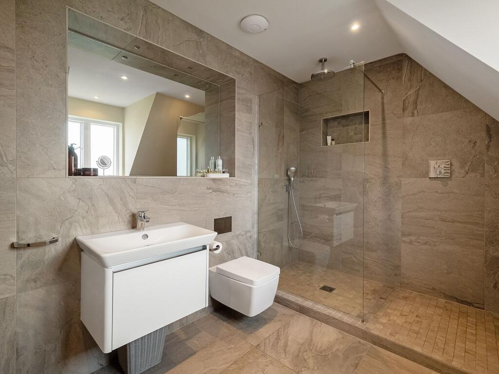 Master ensuite