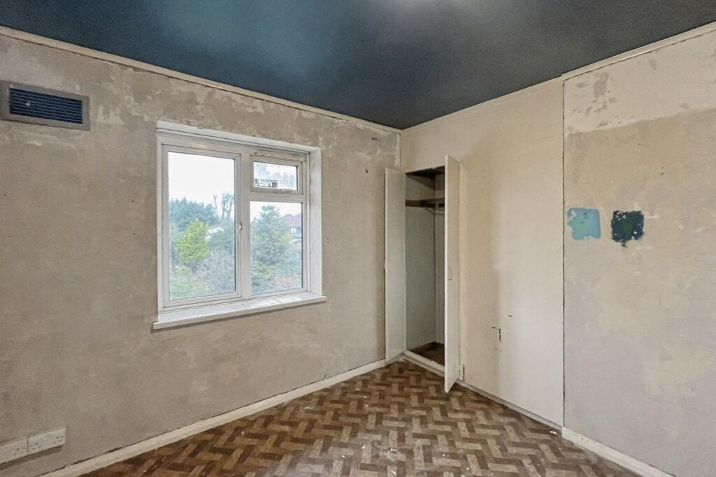 52 Kingscroft Road, Banstead, Surrey, SM7 3LY