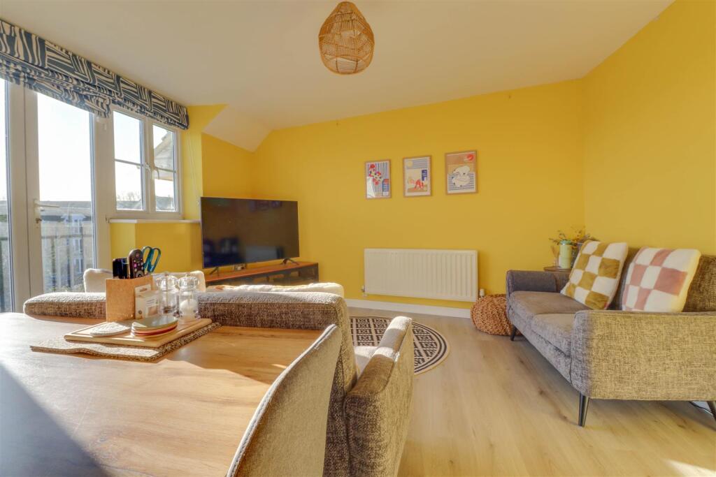 11 PEPYS COURT-10.jpg