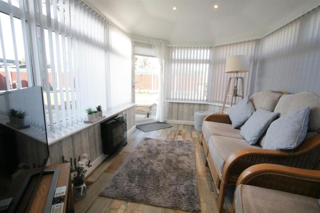 GARDEN ROOM