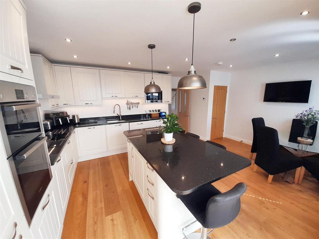 Kitchen dining room new.jpg