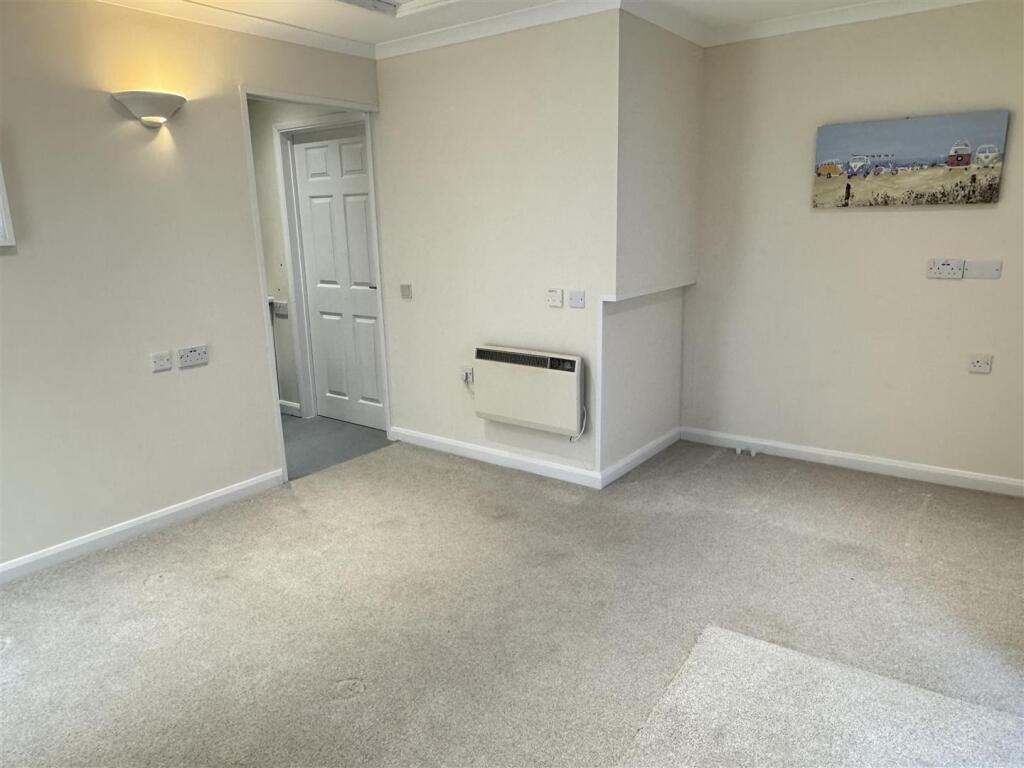 Ground Floor Bedroom/Reception Room