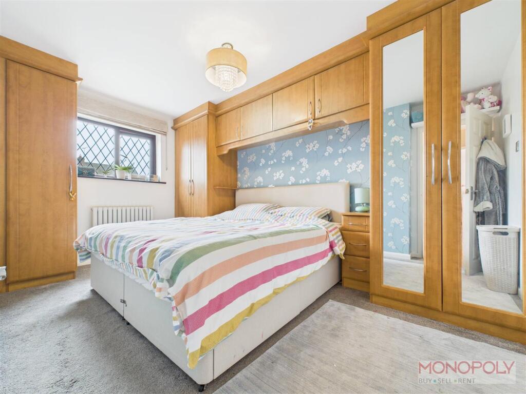 CAM01943G0-PR0498-STILL017 .jpg