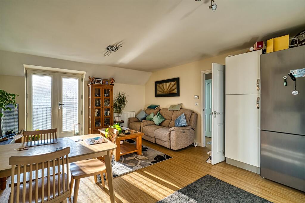 Sitting Room/Dining Room