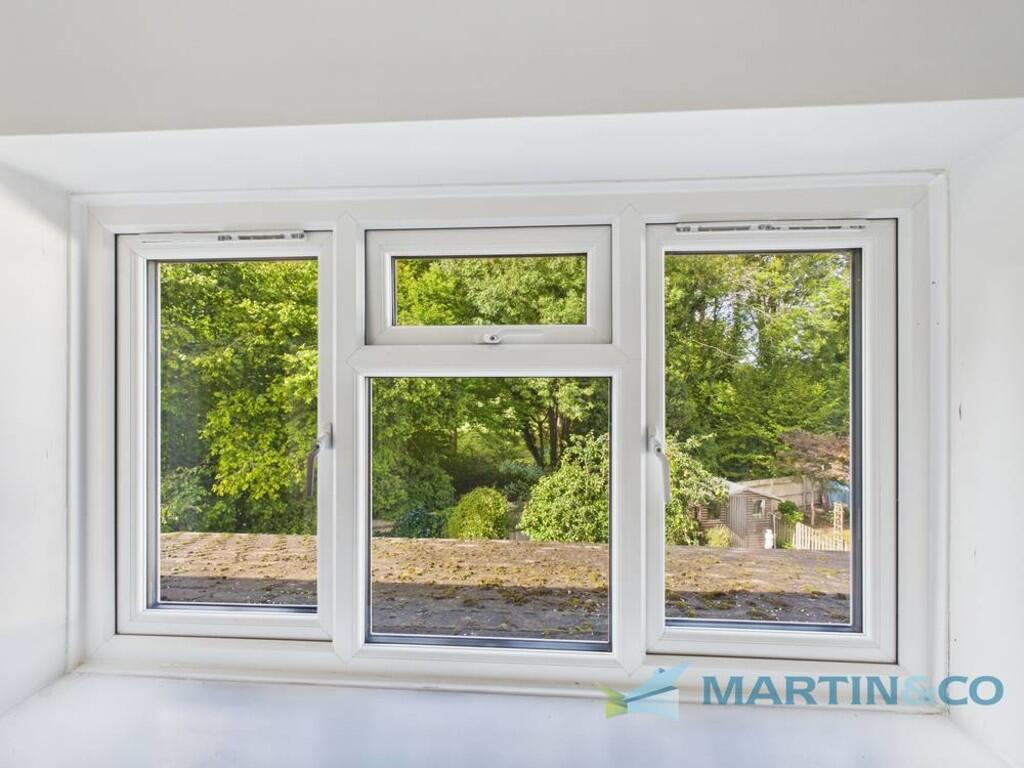 CAM02145G0-PR0075...