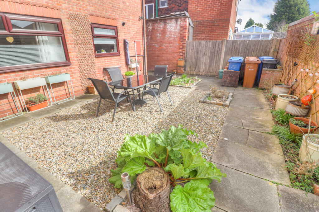 Shared Courtyard Garden