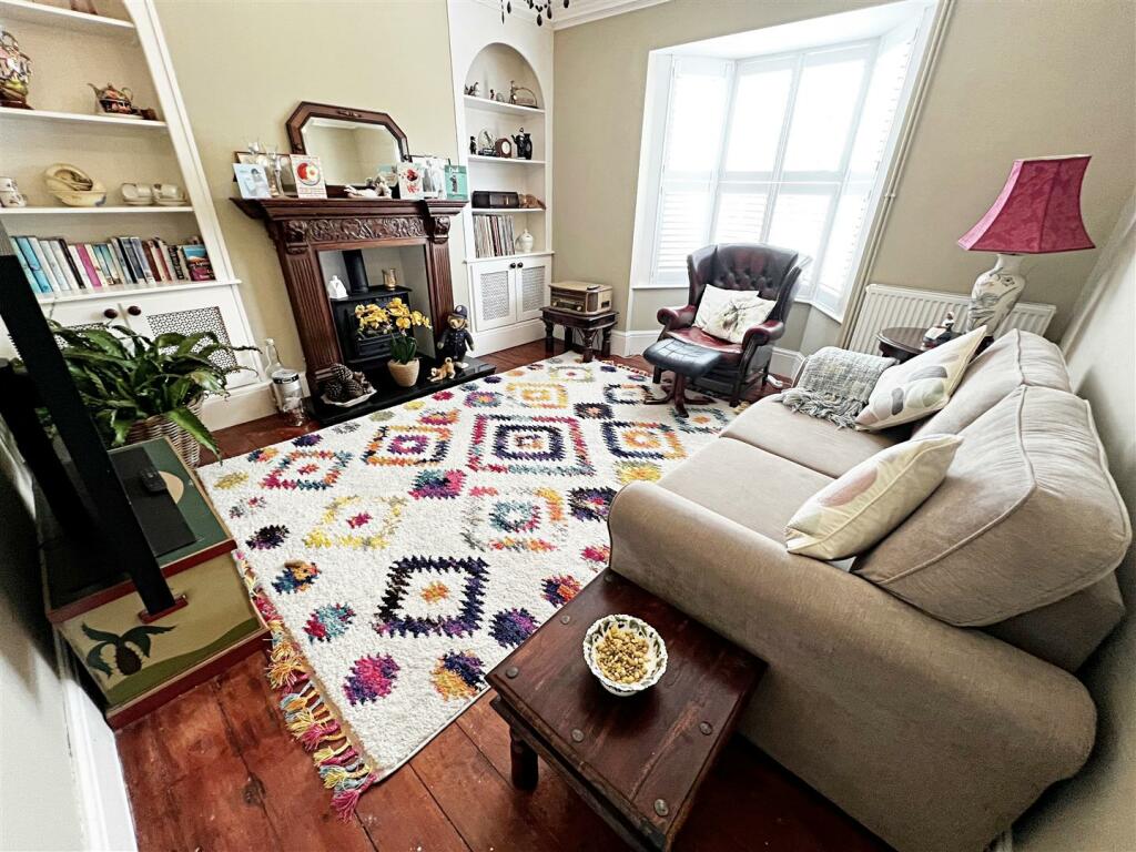 SITTING ROOM