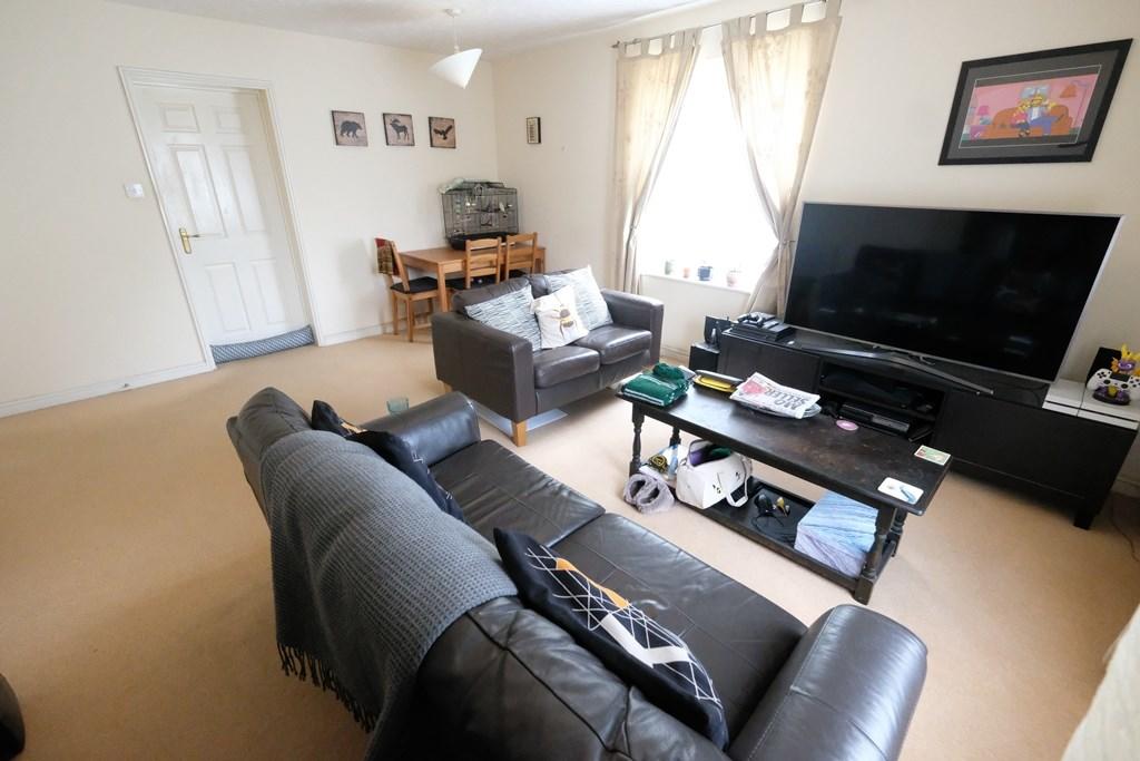 SITTING/DINING ROOM