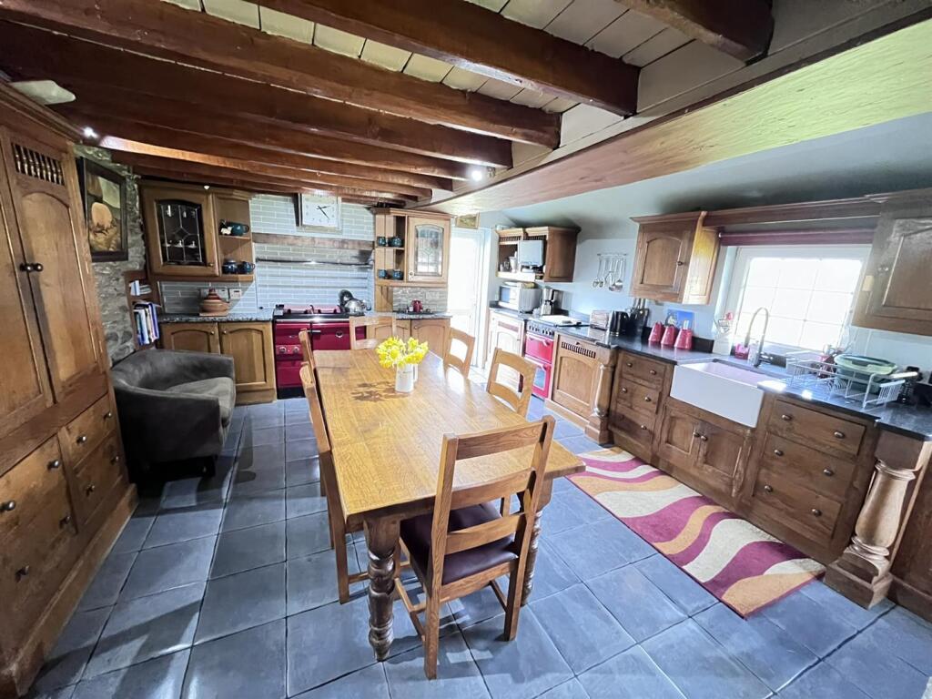 kitchen 1.JPEG