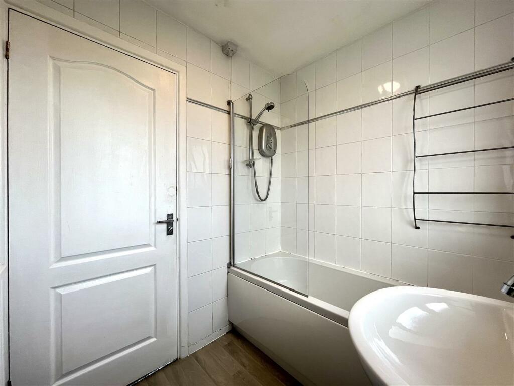 Bathroom Aspect 2