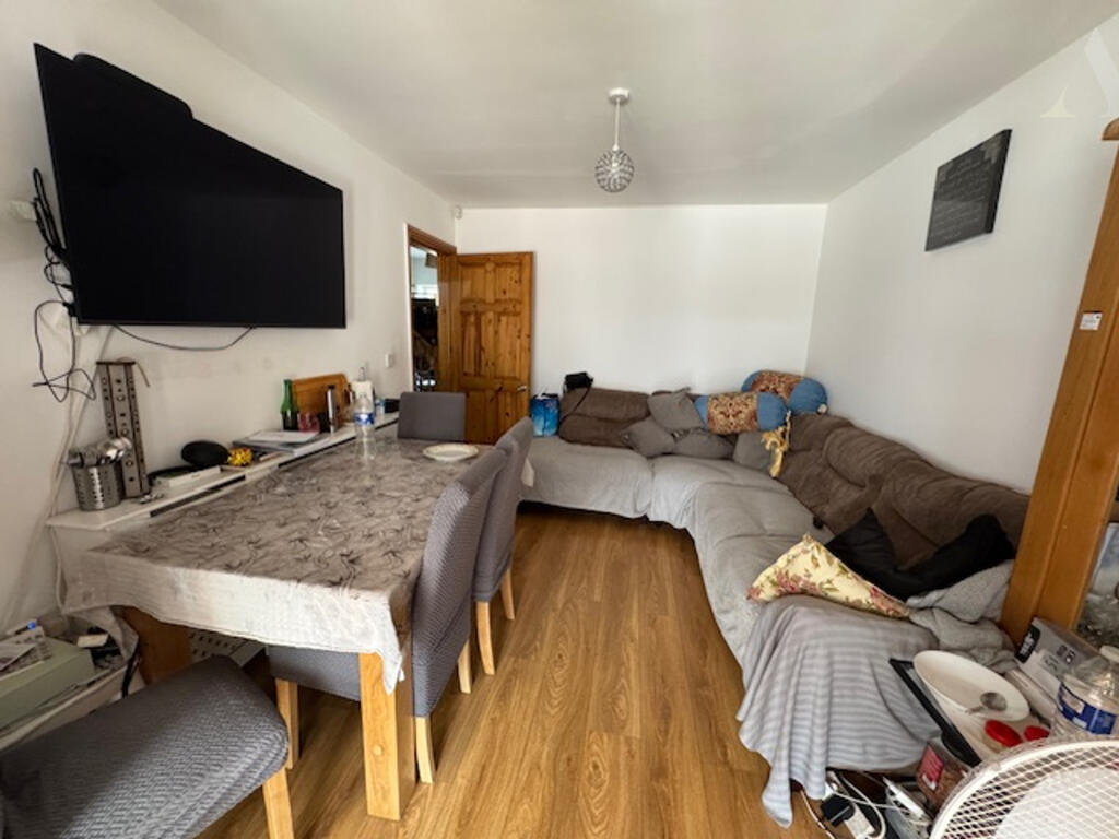 32 Ward Close Reception 2